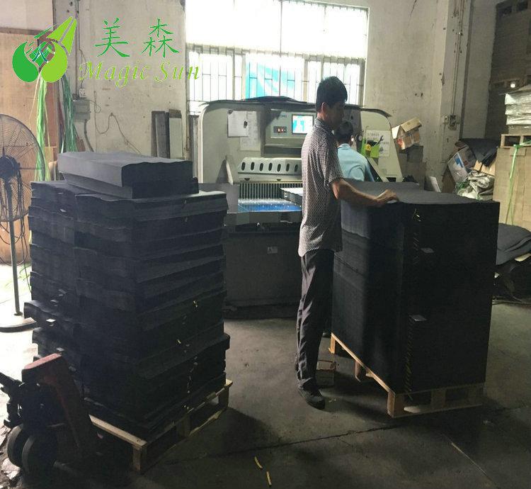 黑卡紙廠家 批發(fā)直銷350G單面透心黑卡紙 做禮盒、手袋用