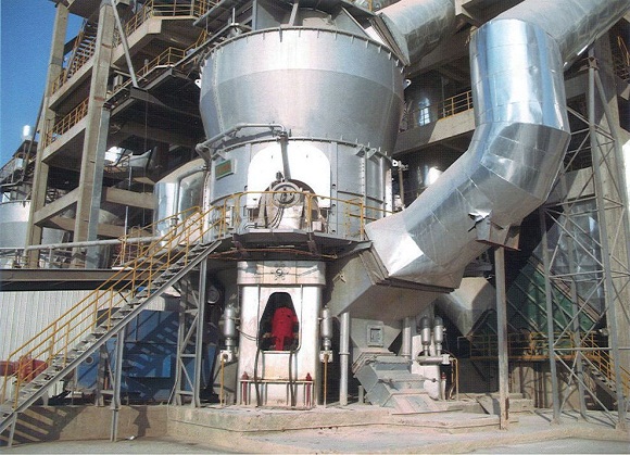同力重機TLUM超細立磨機展示