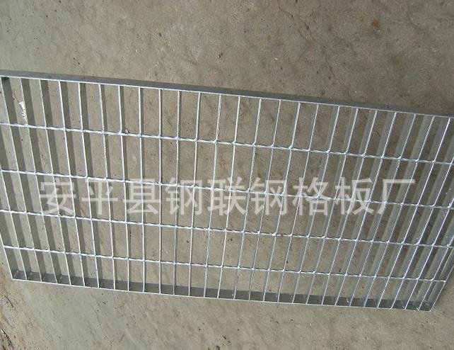 甘肅格柵板|甘肅熱鍍鋅腳踏網(wǎng)|甘肅工廠采購踏步鋼格板