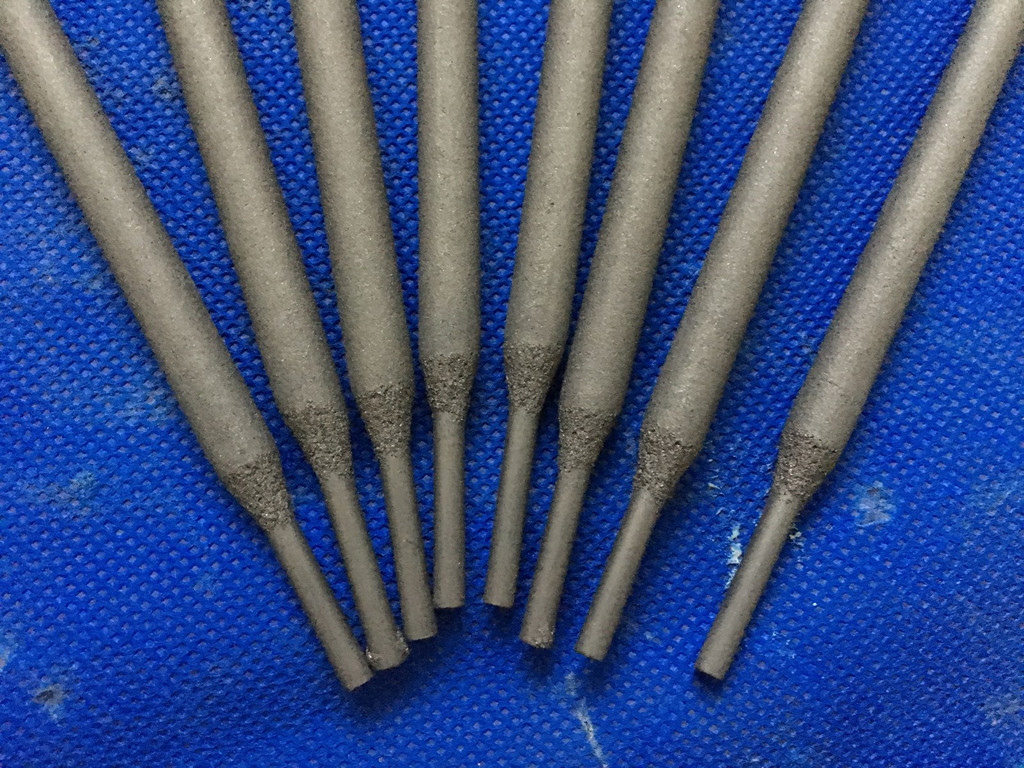 鑫泰D968 堆焊耐磨焊條 大量現(xiàn)貨 價格低質(zhì)量好 D968耐磨焊條