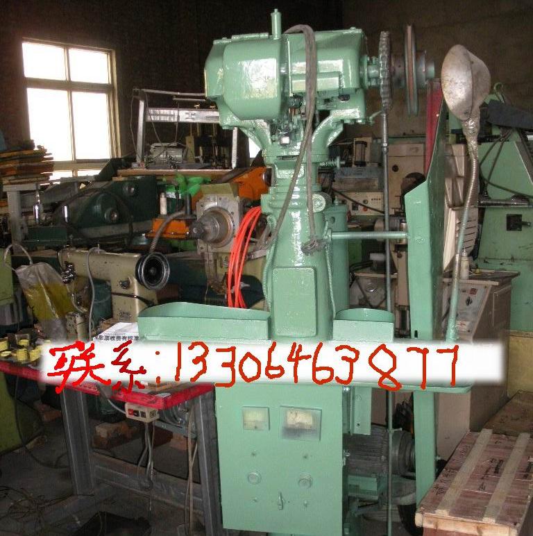 供應工作鞋上沿條機.縫沿條機6臺，133064.63877出售固特異工作鞋縫鞋機器等。
